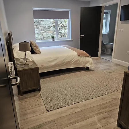 Dalys Place * Ballyporeen